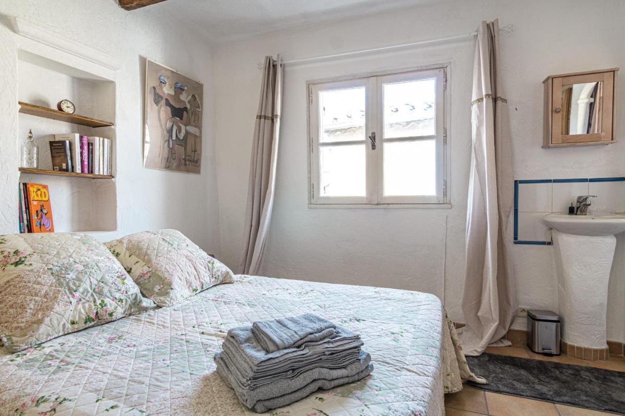 Maison De Village Au Coeur De LʼIsle-sur-la-Sorgue Esterno foto