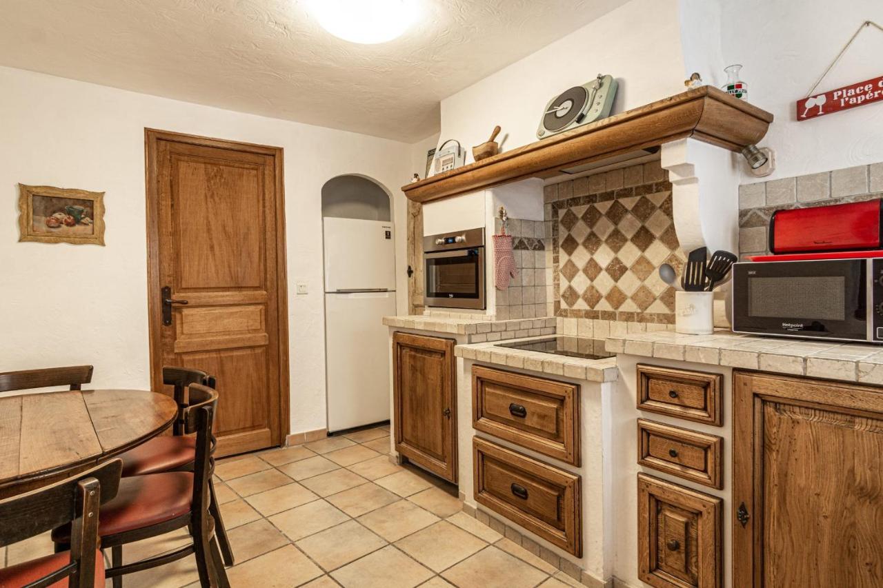 Maison De Village Au Coeur De LʼIsle-sur-la-Sorgue Esterno foto